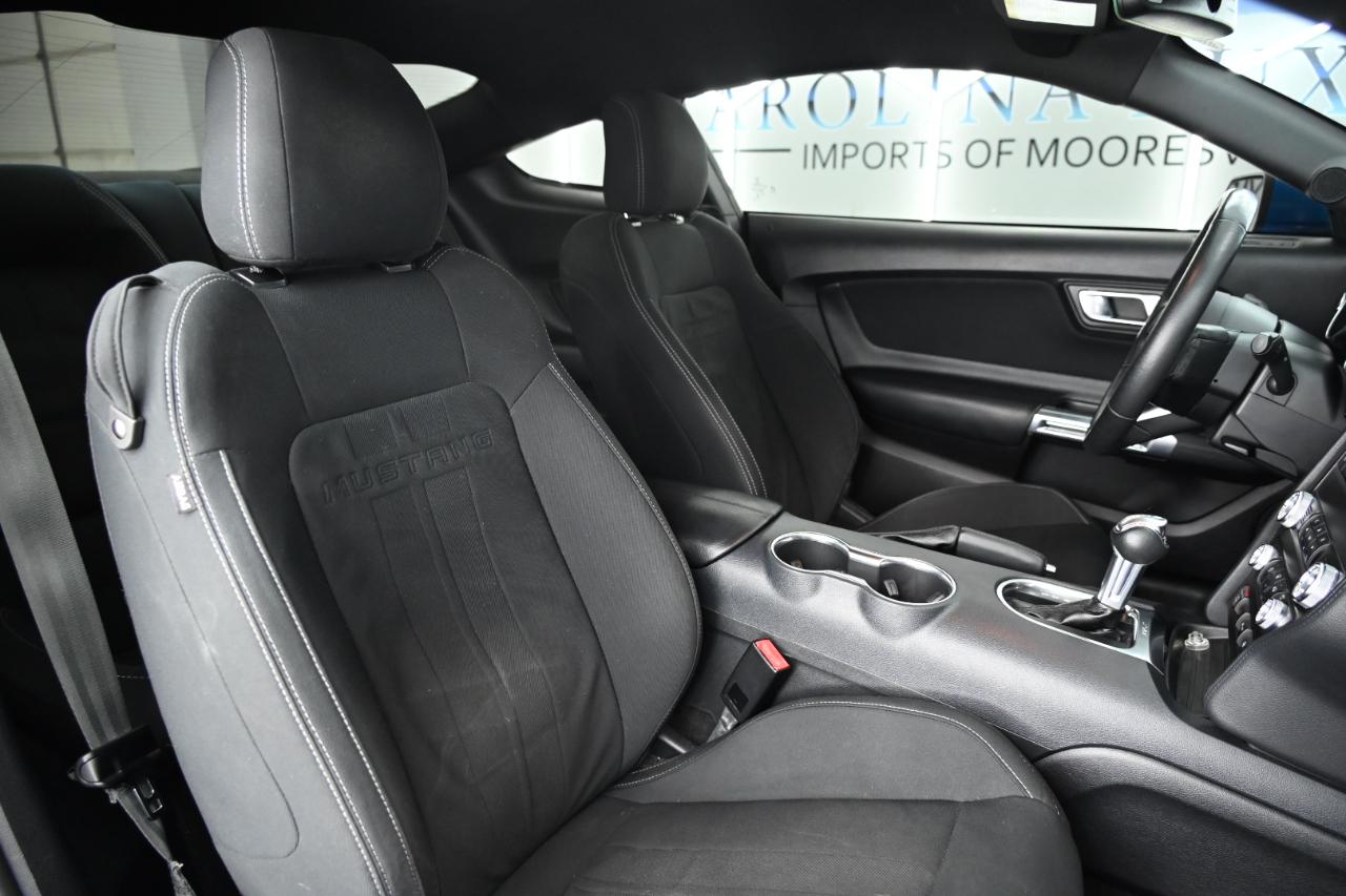 Ford Mustang EcoBoost Coupe 2021