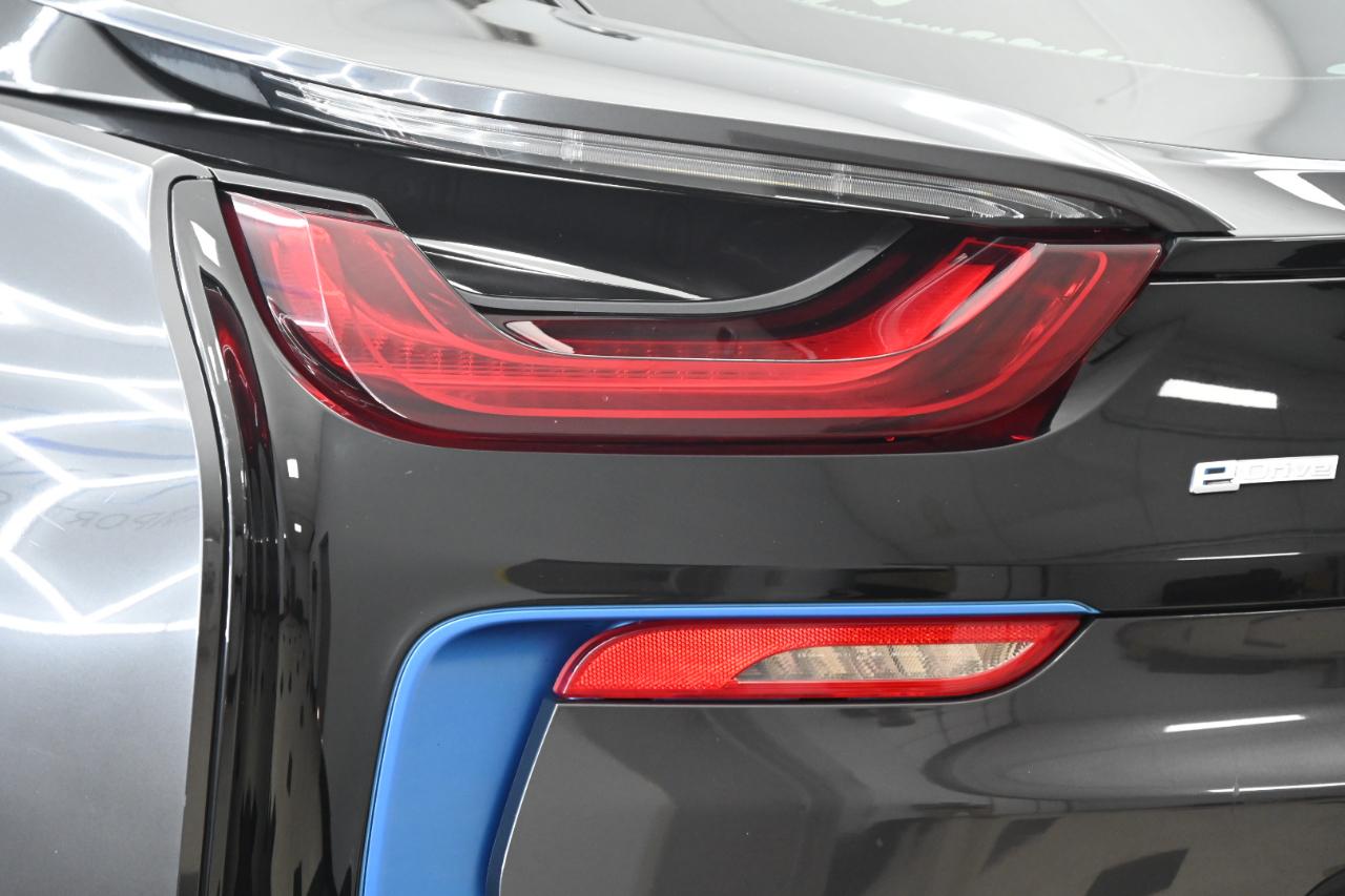 BMW i8 Base 2016