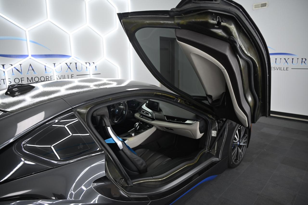 BMW i8 Base 2016