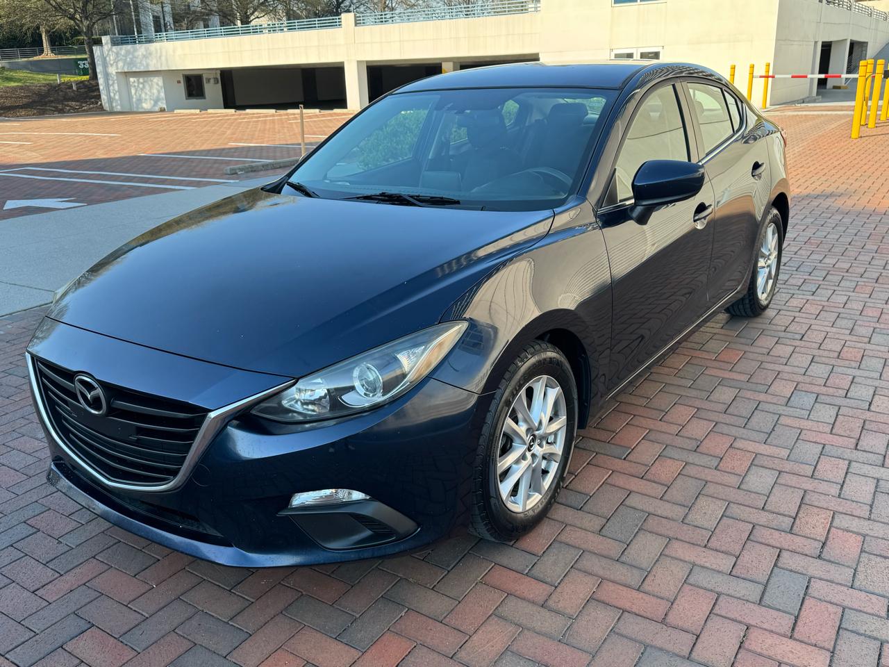 2016 Mazda MAZDA3 i Sport AT 4-Door