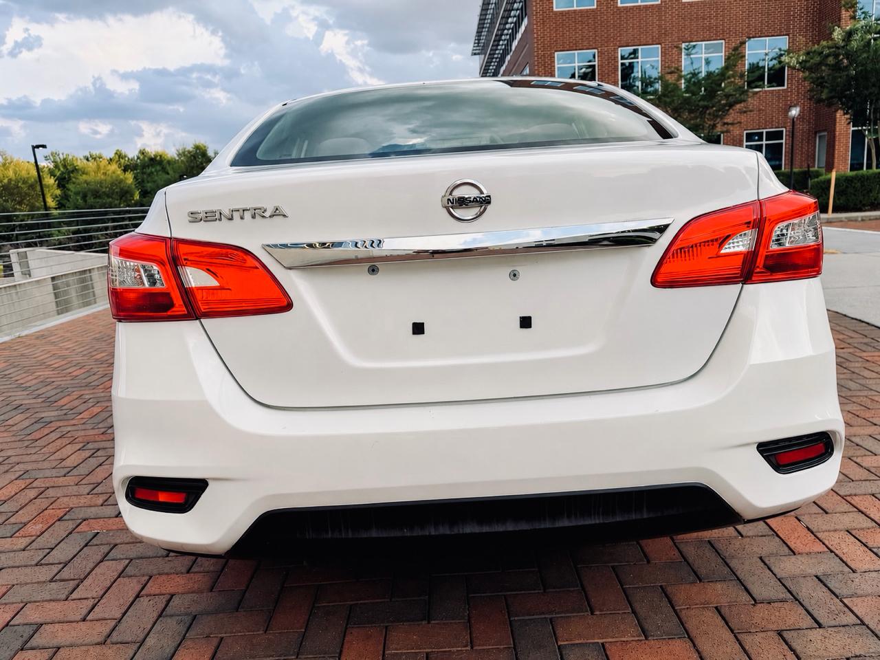 2018 Nissan Sentra S - Photo 6