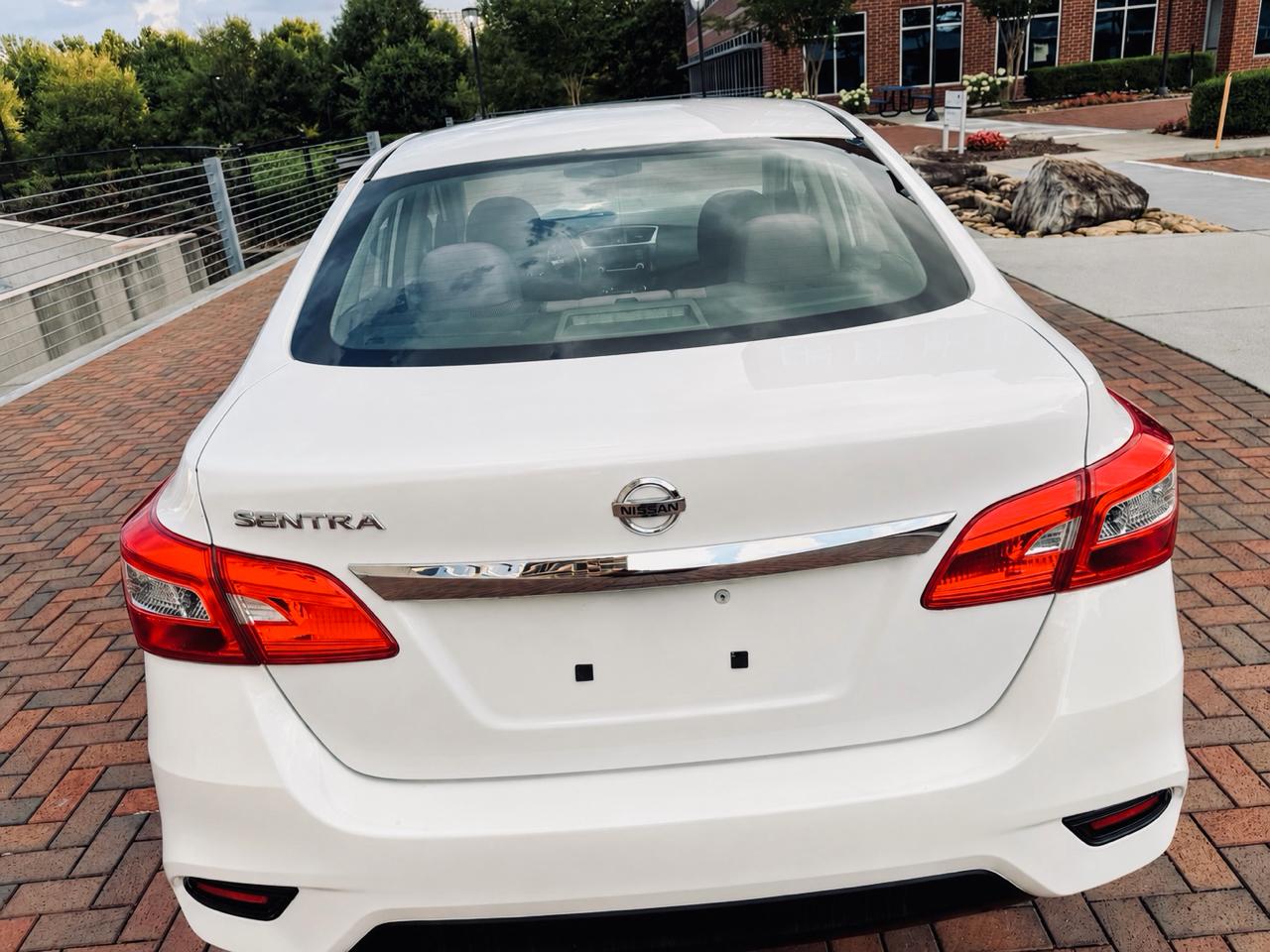 2018 Nissan Sentra S - Photo 7