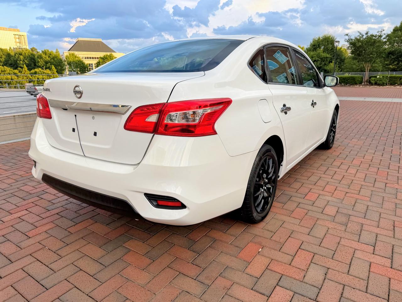 2018 Nissan Sentra S - Photo 8