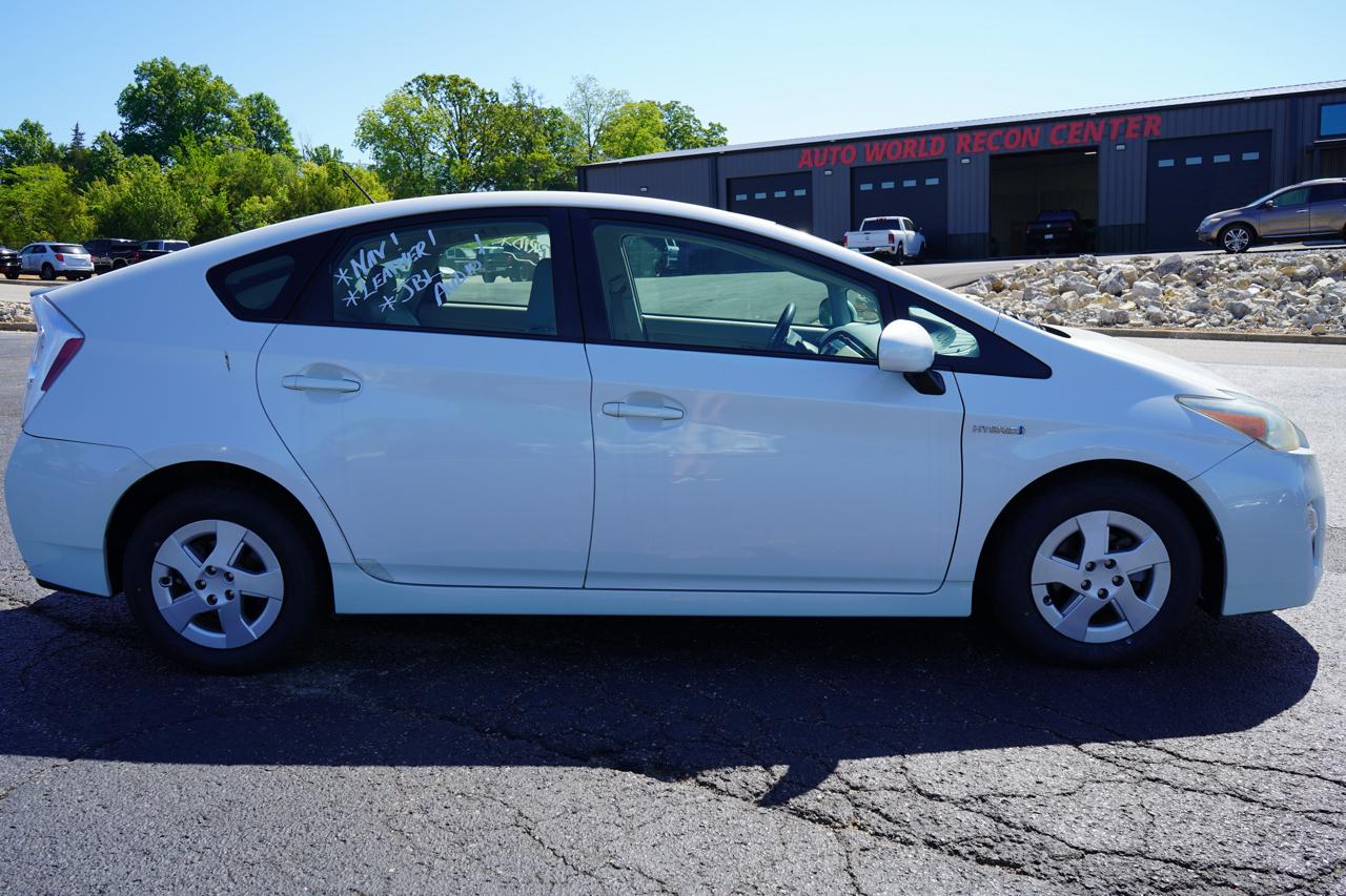 Toyota Prius Prius V 2010