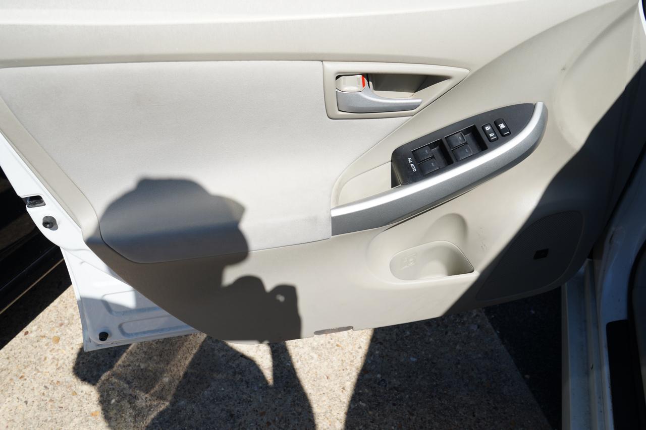 Toyota Prius Prius V 2010