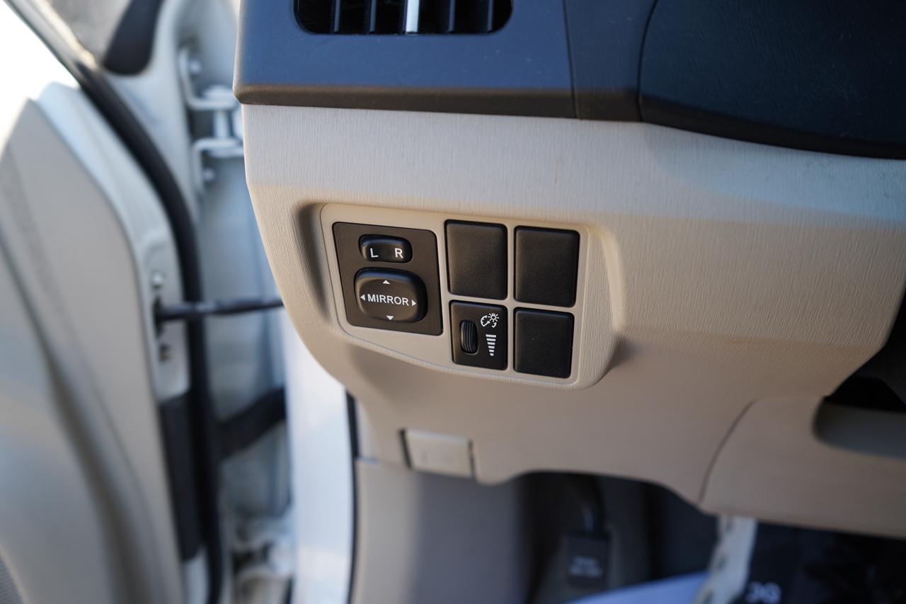 Toyota Prius Prius V 2010