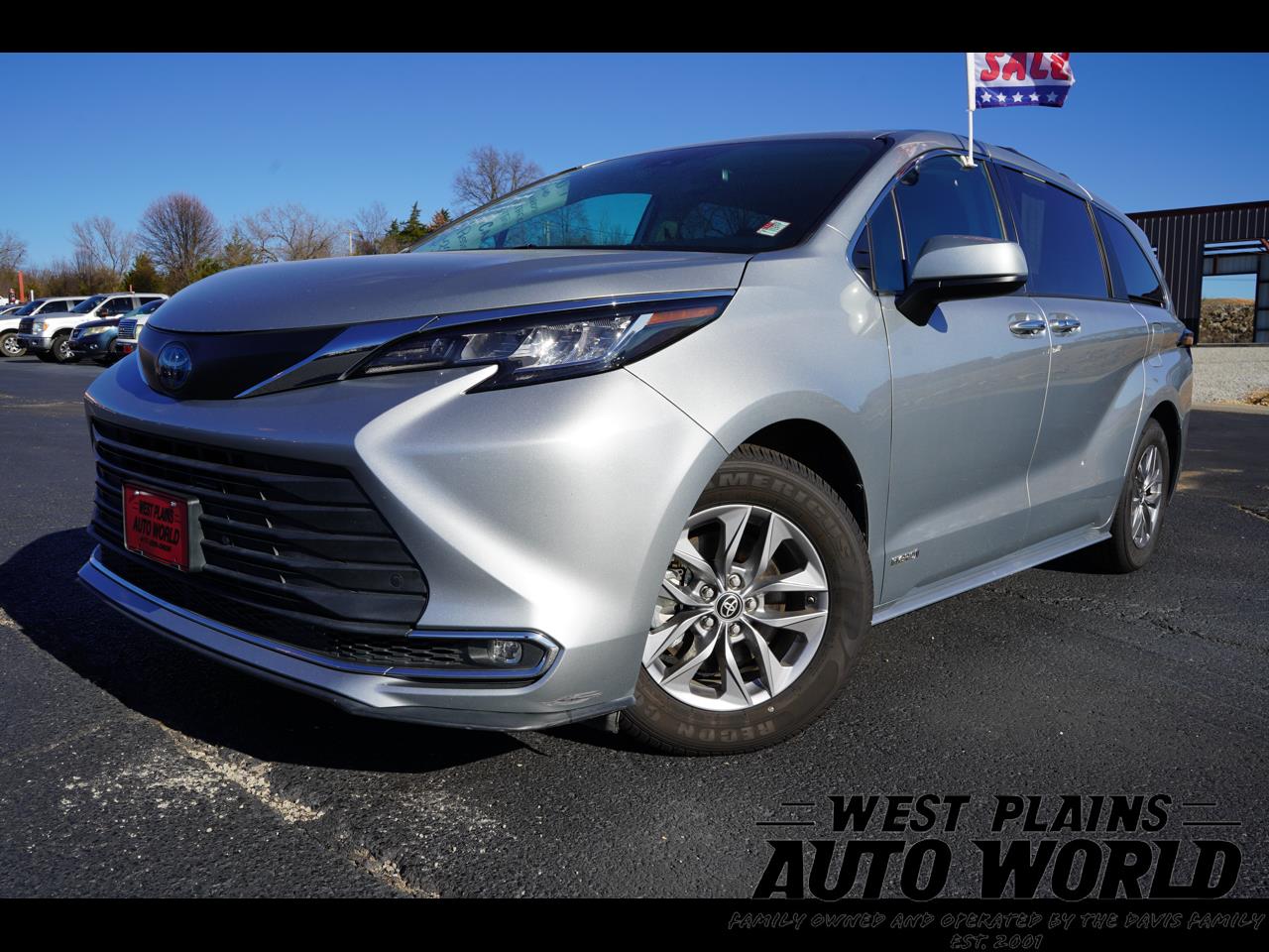 2021 Toyota Sienna XLE FWD 8-Passenger (Natl)