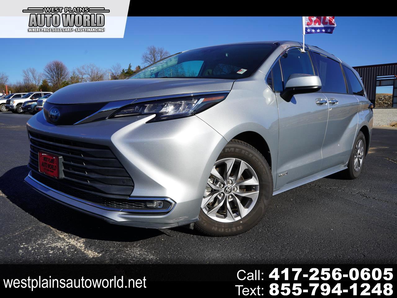 2021 Toyota Sienna XLE's photo