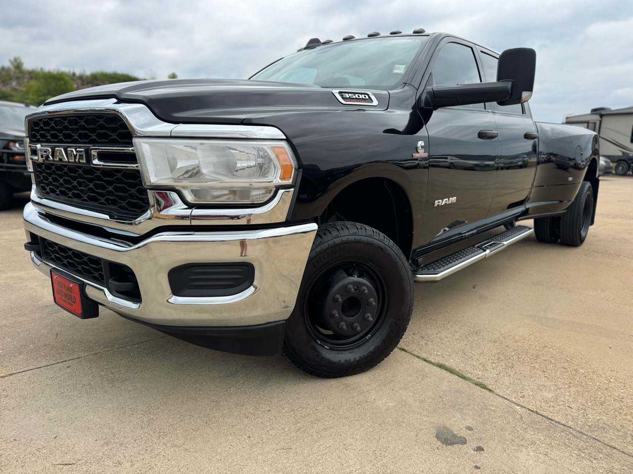 2022 RAM 3500 Tradesman 4x4 Crew Cab 8' Box