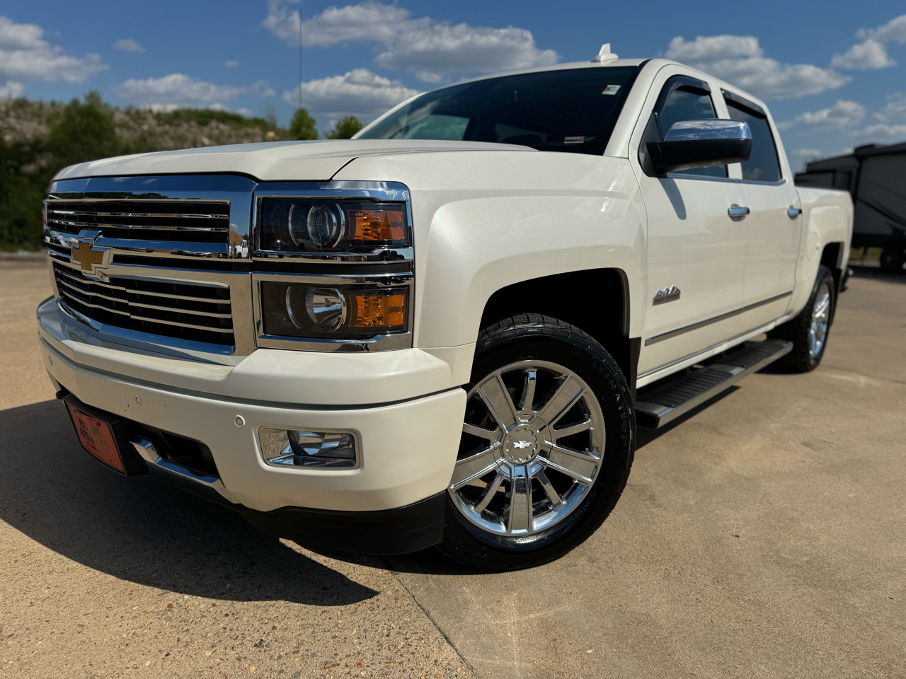 2015 Chevrolet Silverado 1500 4WD Crew Cab 143.5" High Country