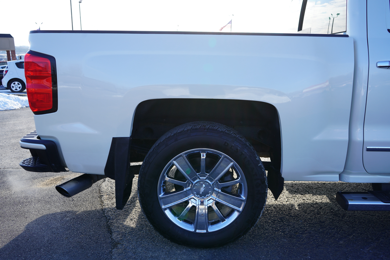 Chevrolet Silverado 1500 4WD Crew Cab 143.5" High Country 2015