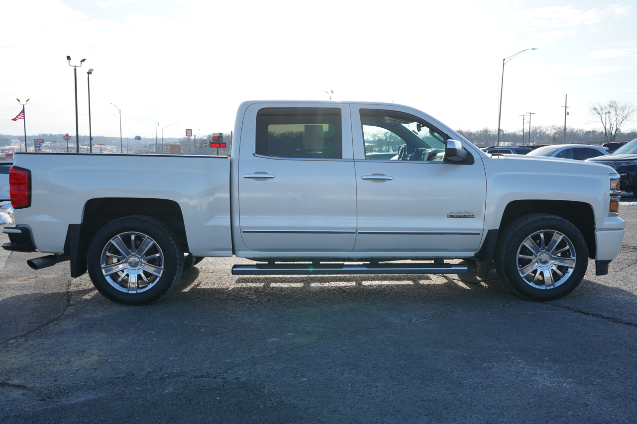 Chevrolet Silverado 1500 4WD Crew Cab 143.5" High Country 2015