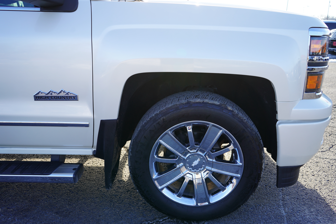 Chevrolet Silverado 1500 4WD Crew Cab 143.5" High Country 2015