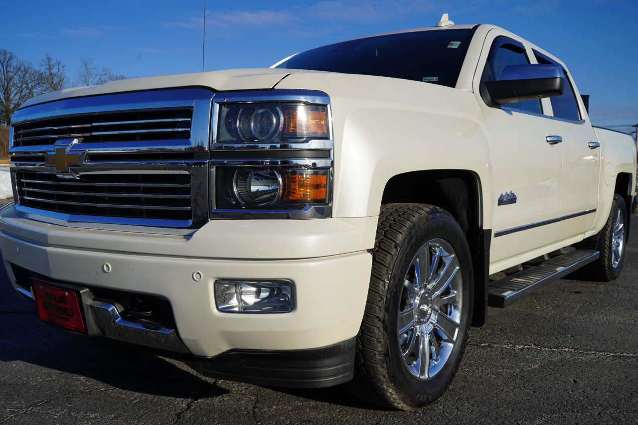 Chevrolet Silverado 1500 4WD Crew Cab 143.5" High Country 2015