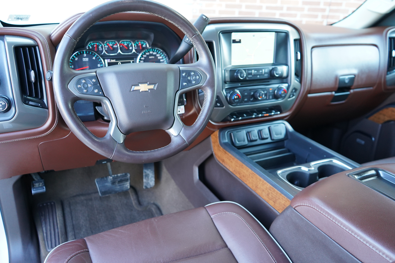 Chevrolet Silverado 1500 4WD Crew Cab 143.5" High Country 2015