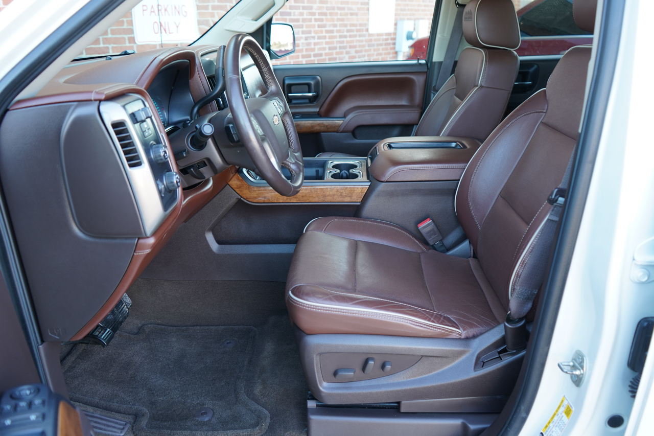 Chevrolet Silverado 1500 4WD Crew Cab 143.5" High Country 2015