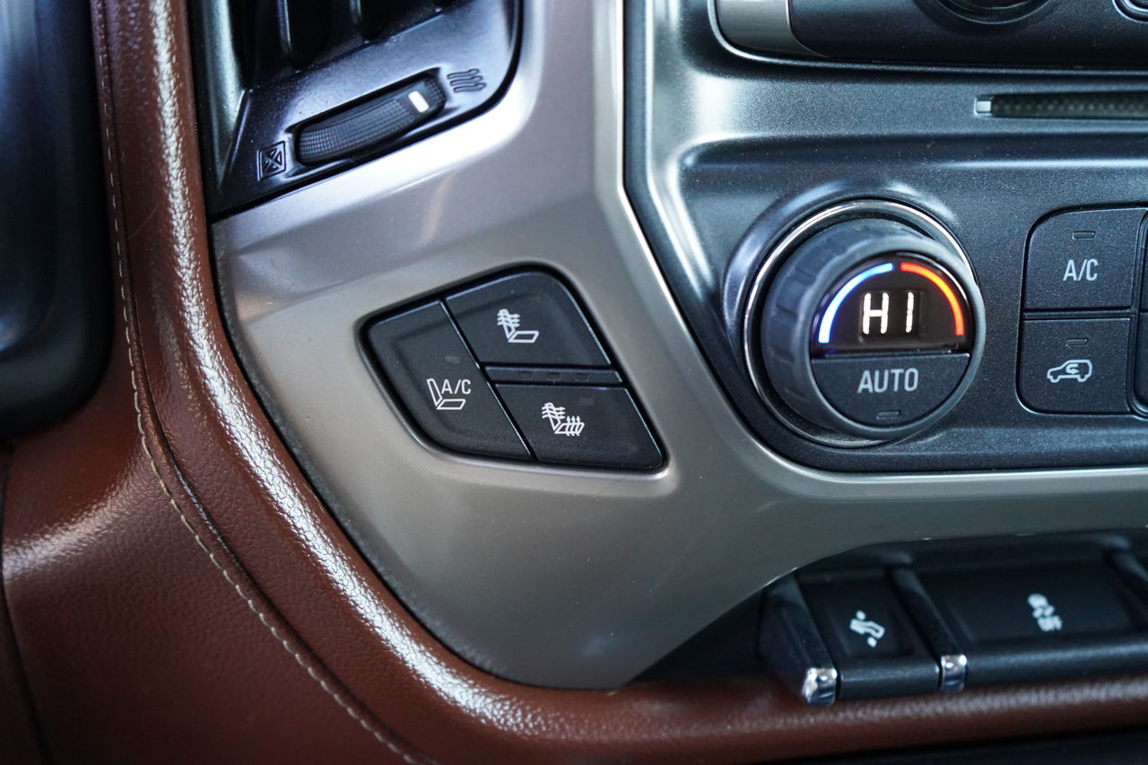 Chevrolet Silverado 1500 4WD Crew Cab 143.5" High Country 2015