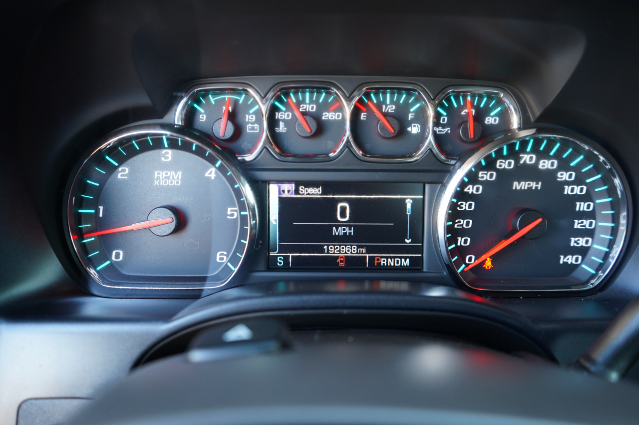 Chevrolet Silverado 1500 4WD Crew Cab 143.5" High Country 2015