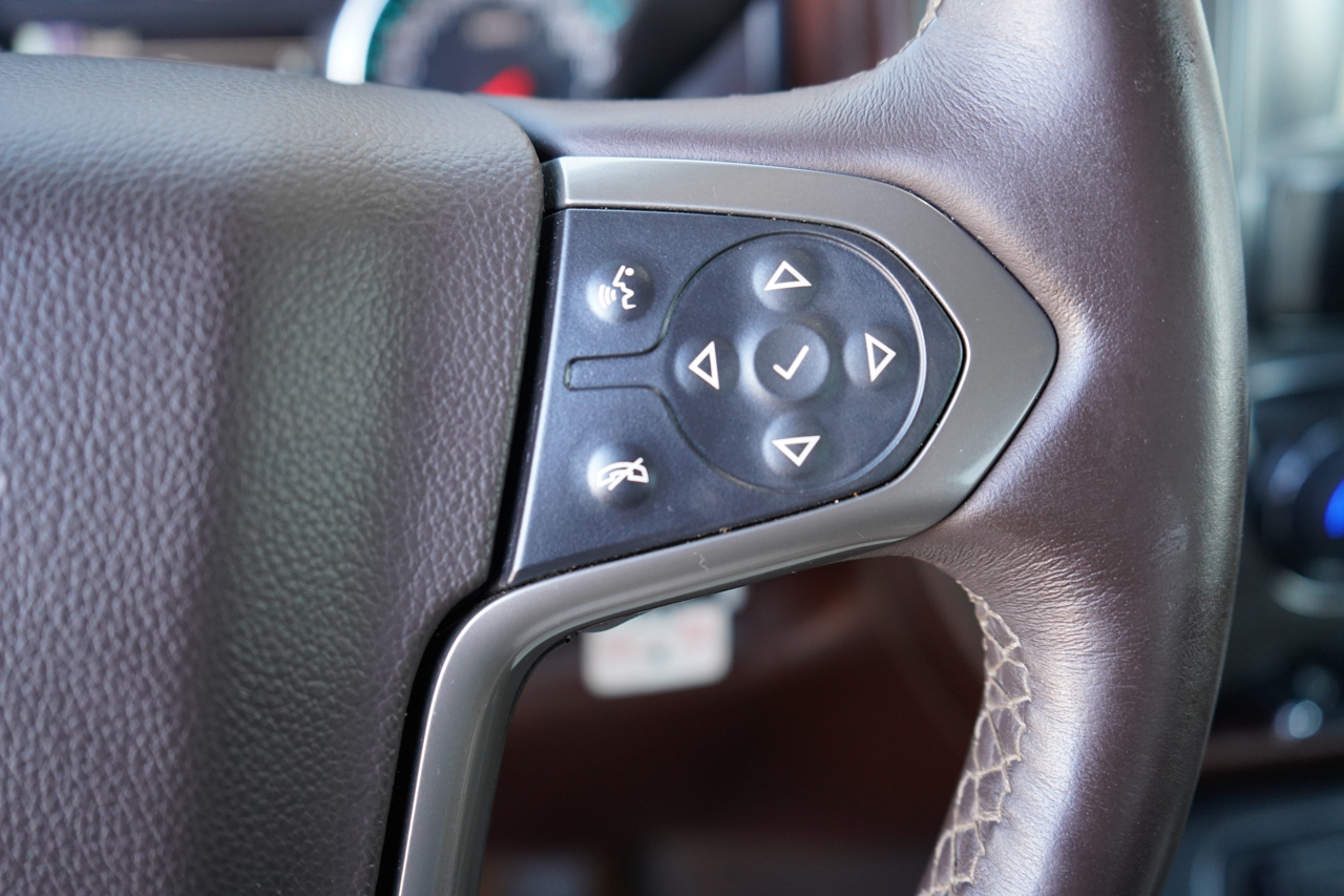 Chevrolet Silverado 1500 4WD Crew Cab 143.5" High Country 2015