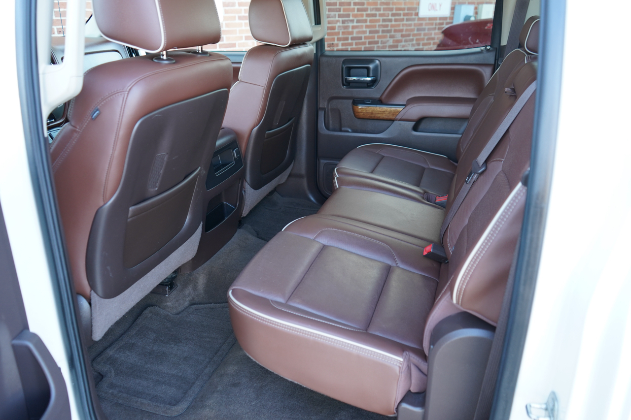 Chevrolet Silverado 1500 4WD Crew Cab 143.5" High Country 2015