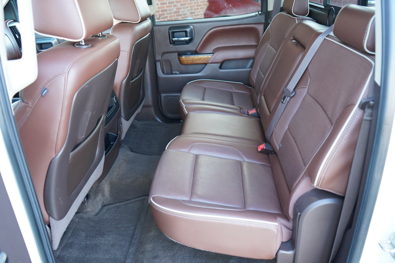 Chevrolet Silverado 1500 4WD Crew Cab 143.5" High Country 2015