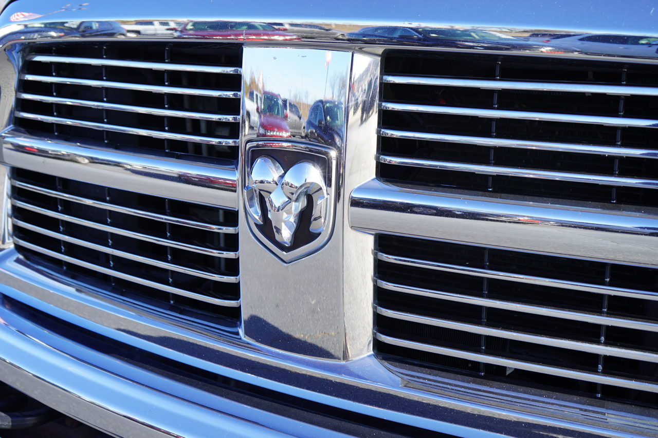 Dodge 2500 Big Horn 4x4 Mega Cab 6'4" Box 2010