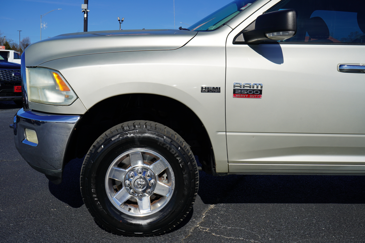 Dodge 2500 Big Horn 4x4 Mega Cab 6'4" Box 2010