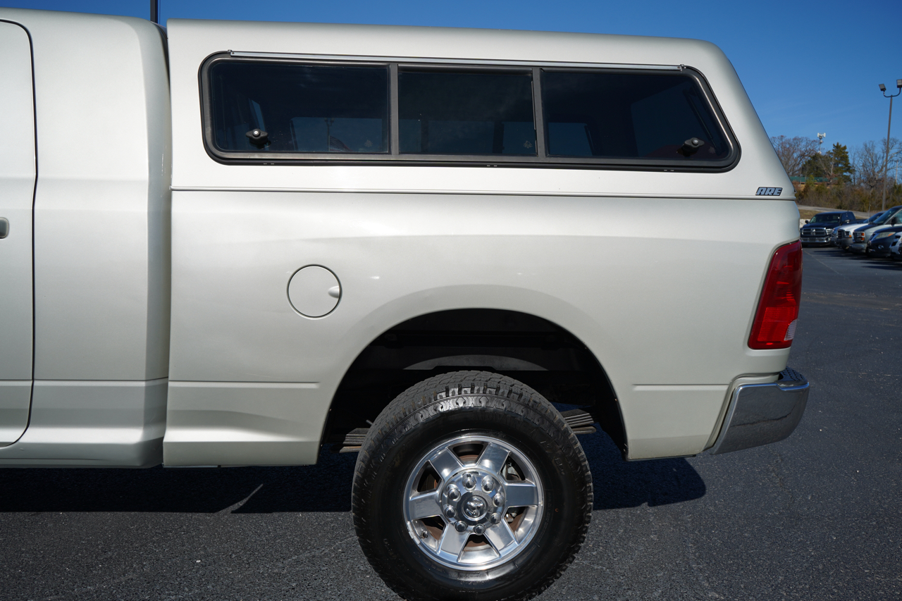 Dodge 2500 Big Horn 4x4 Mega Cab 6'4" Box 2010