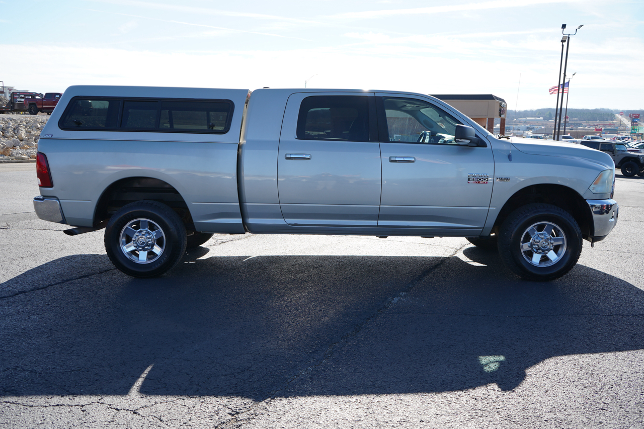 Dodge 2500 Big Horn 4x4 Mega Cab 6'4" Box 2010