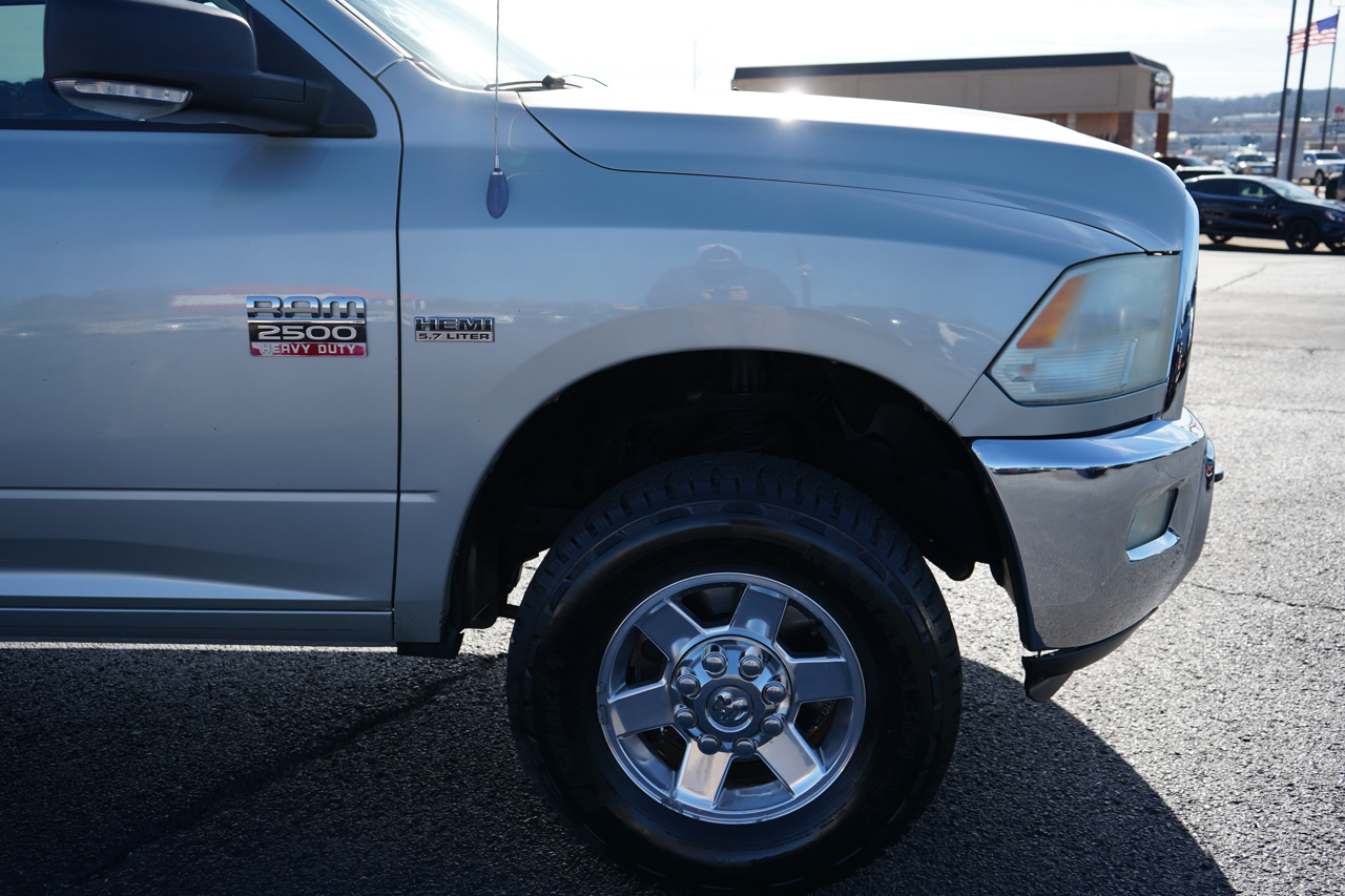 Dodge 2500 Big Horn 4x4 Mega Cab 6'4" Box 2010