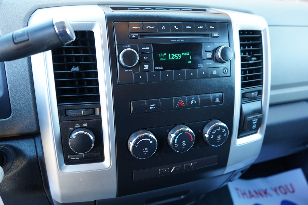 Dodge 2500 Big Horn 4x4 Mega Cab 6'4" Box 2010