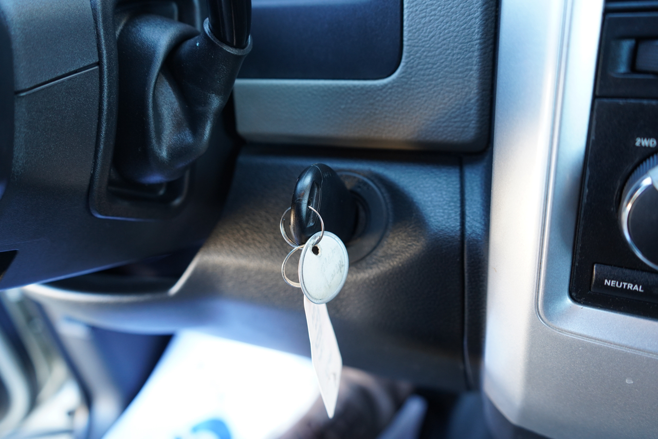 Dodge 2500 Big Horn 4x4 Mega Cab 6'4" Box 2010