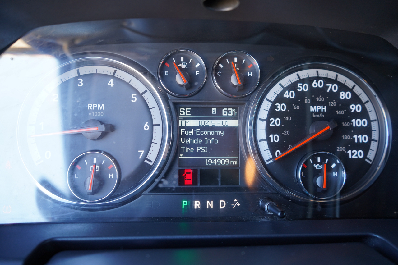 Dodge 2500 Big Horn 4x4 Mega Cab 6'4" Box 2010