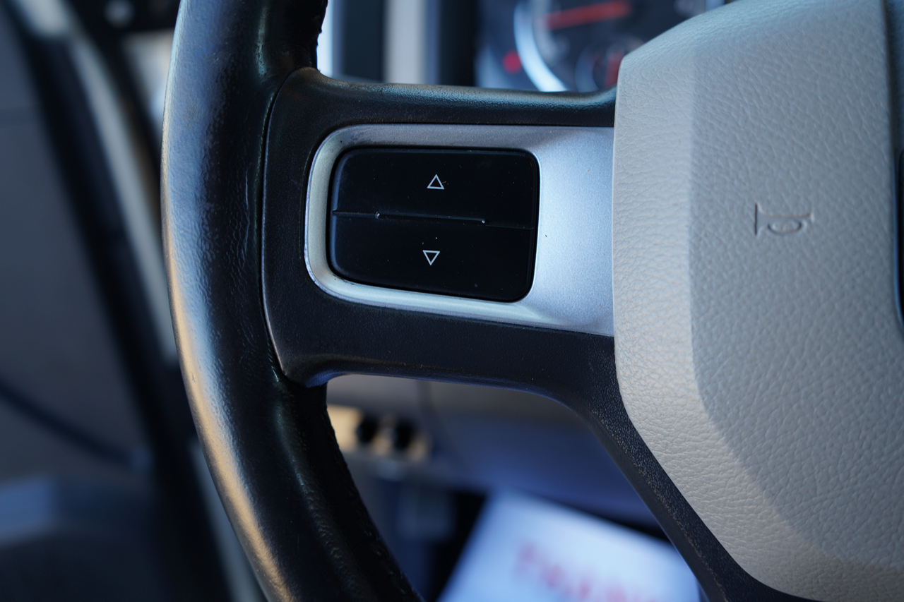 Dodge 2500 Big Horn 4x4 Mega Cab 6'4" Box 2010