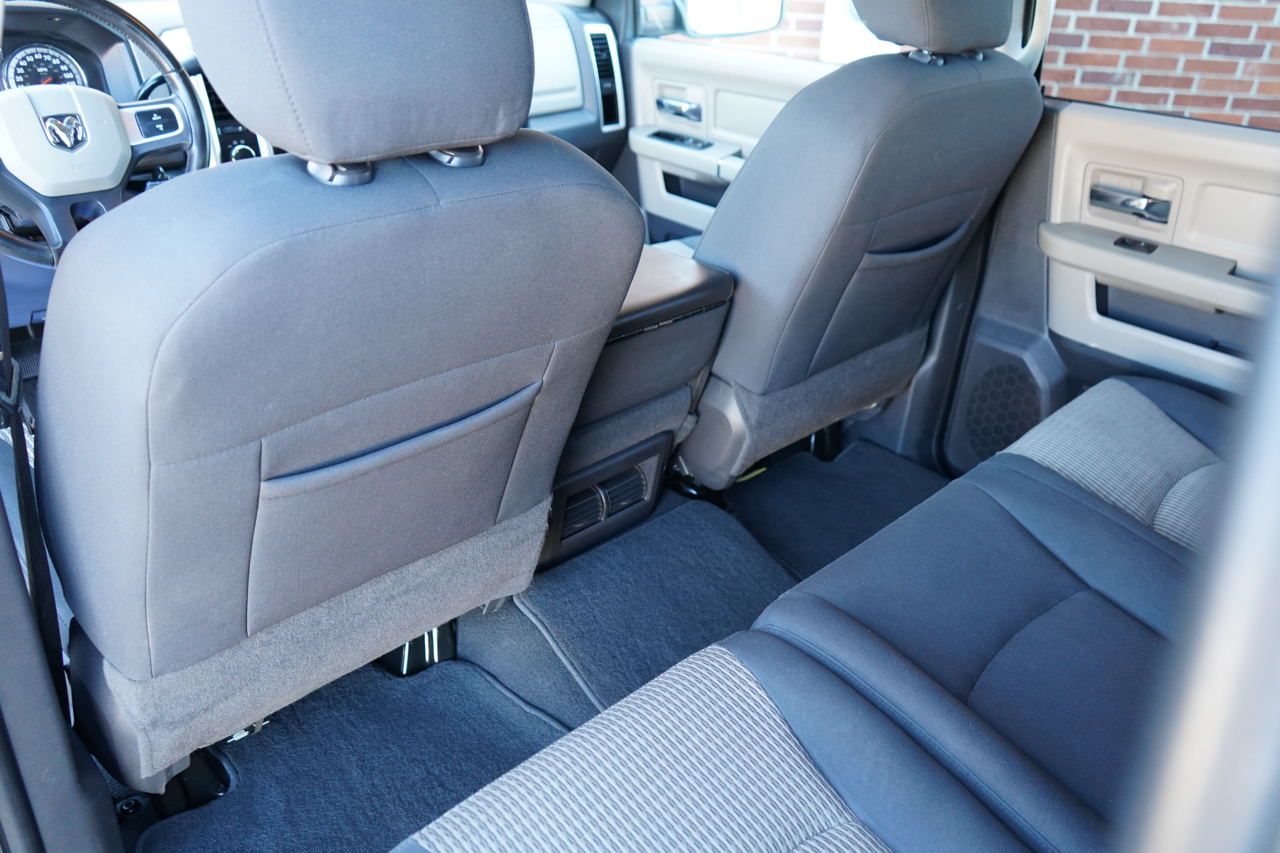 Dodge 2500 Big Horn 4x4 Mega Cab 6'4" Box 2010