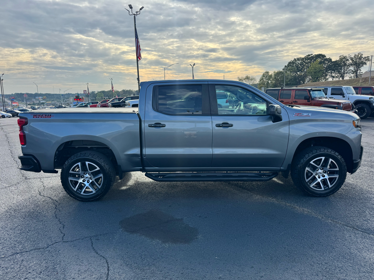 Chevrolet Silverado 1500 LT Trail Boss Crew Cab 4WD 2019 Chevrolet Silverado 1500 LT Trail Boss Crew Cab 4WD 2019