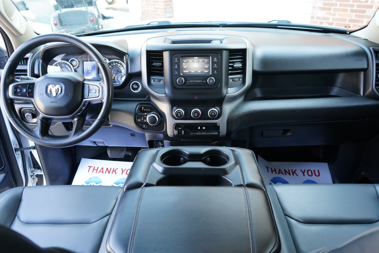 RAM 1500 Tradesman 4x4 Crew Cab 5'7" Box 2020