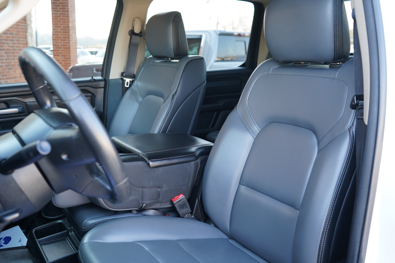 RAM 1500 Tradesman 4x4 Crew Cab 5'7" Box 2020