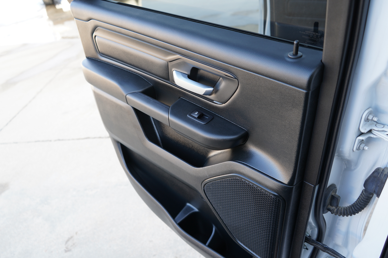 RAM 1500 Tradesman 4x4 Crew Cab 5'7" Box 2020