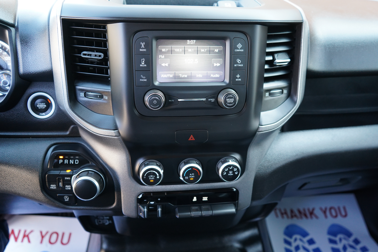 RAM 1500 Tradesman 4x4 Crew Cab 5'7" Box 2020