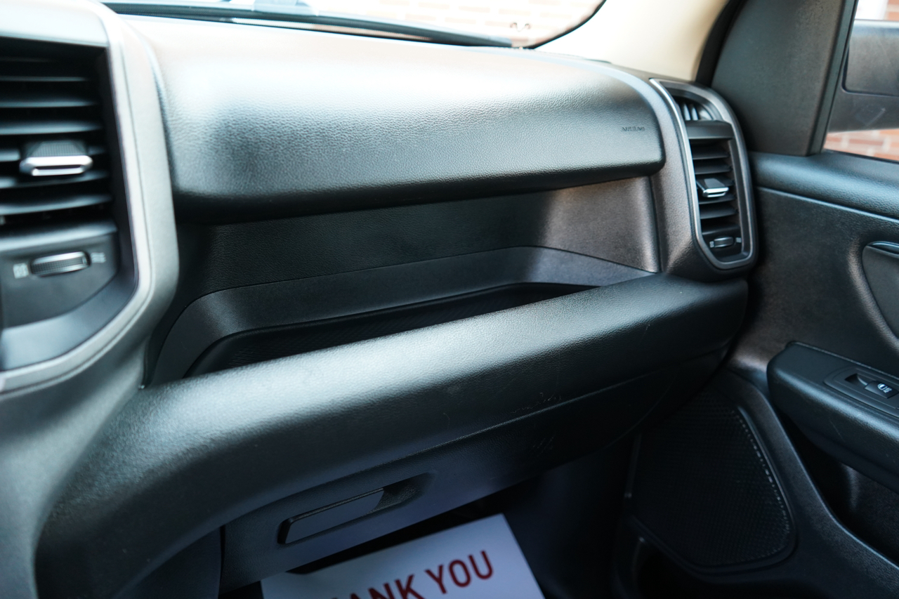 RAM 1500 Tradesman 4x4 Crew Cab 5'7" Box 2020