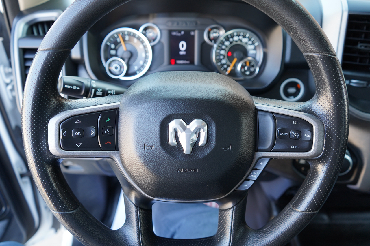 RAM 1500 Tradesman 4x4 Crew Cab 5'7" Box 2020