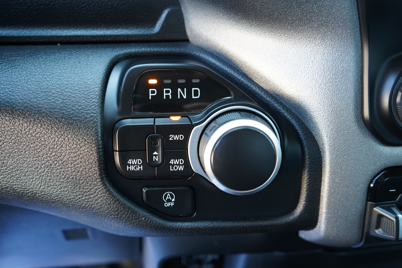 RAM 1500 Tradesman 4x4 Crew Cab 5'7" Box 2020