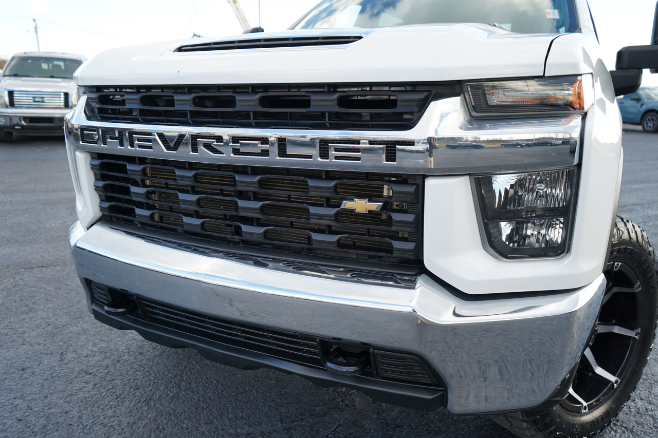 2021 Chevrolet Silverado 2500HD LT photo 2