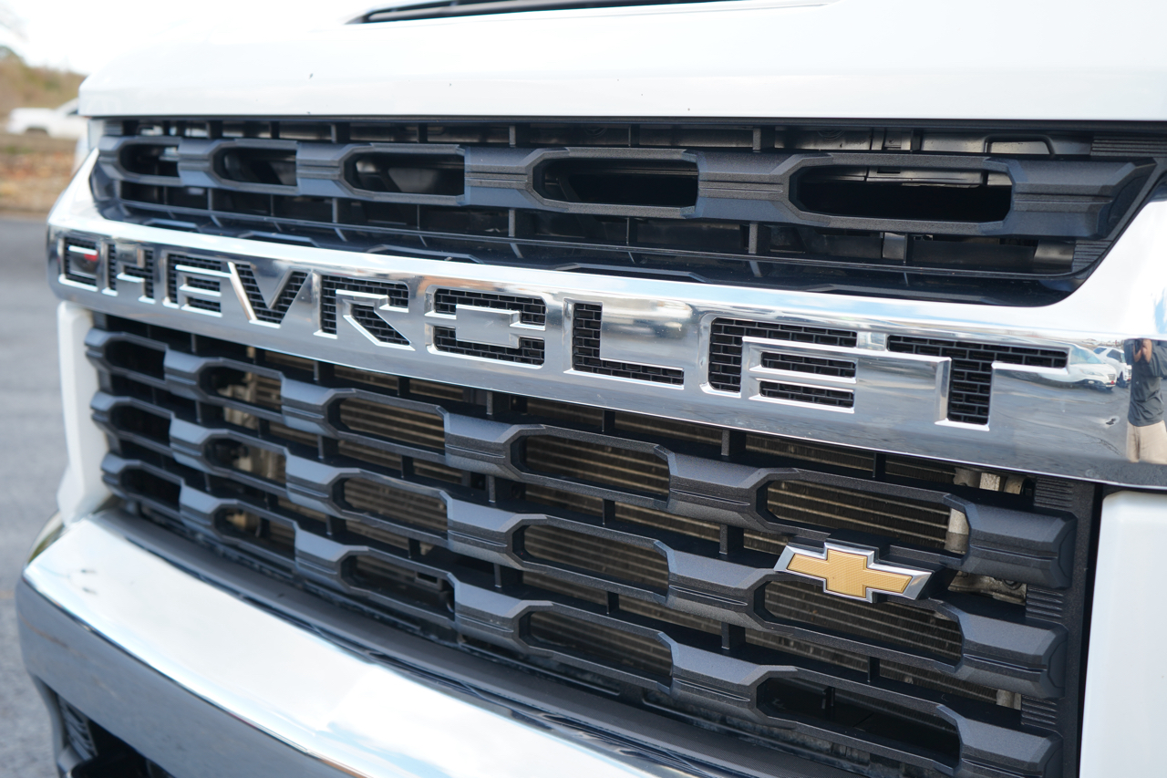 2021 Chevrolet Silverado 2500HD LT photo 3