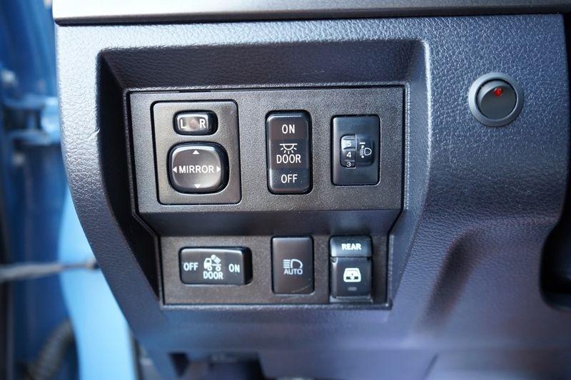 Toyota Tundra 2WD SR5 CrewMax 5.5' Bed 5.7L (Natl) 2019