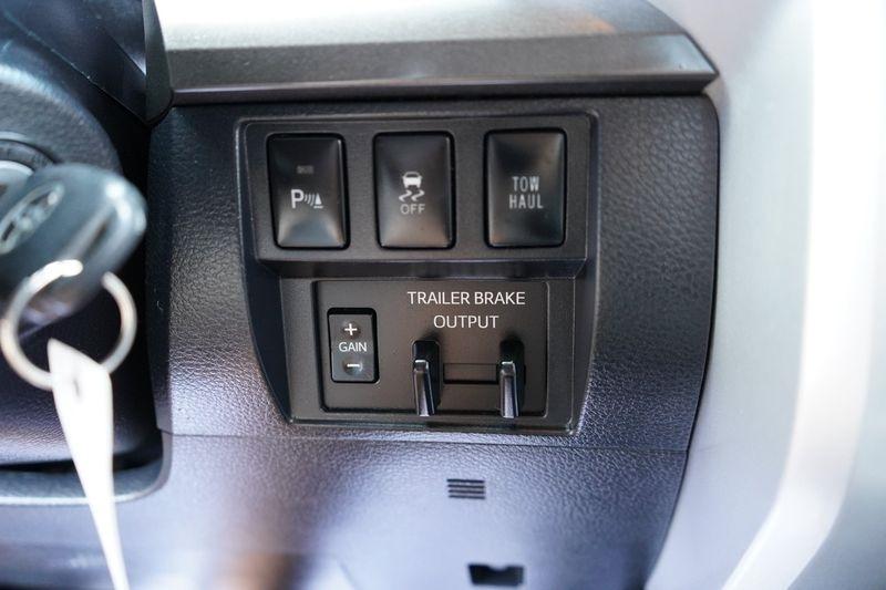 Toyota Tundra 2WD SR5 CrewMax 5.5' Bed 5.7L (Natl) 2019