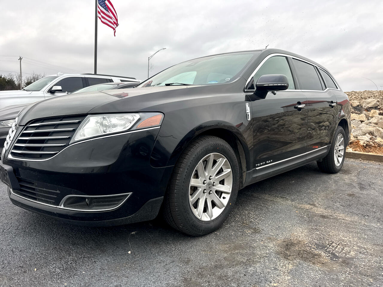 2017 Lincoln MKT's photo