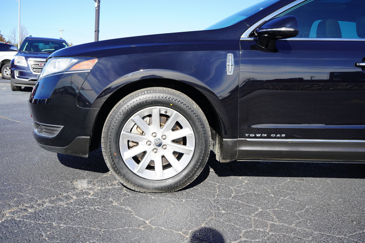 Lincoln MKT 3.7L AWD w/Livery Pkg 2017