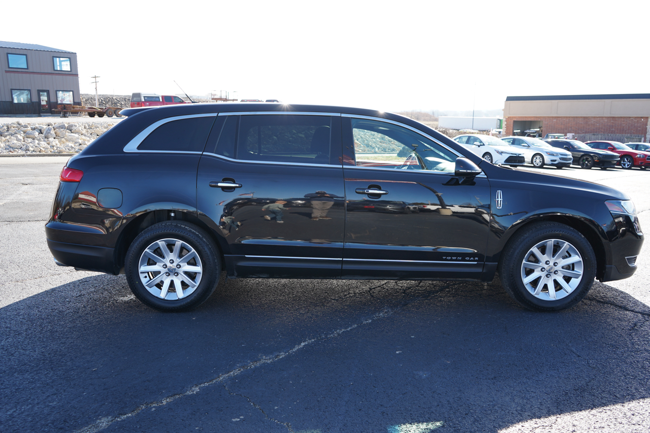 Lincoln MKT 3.7L AWD w/Livery Pkg 2017